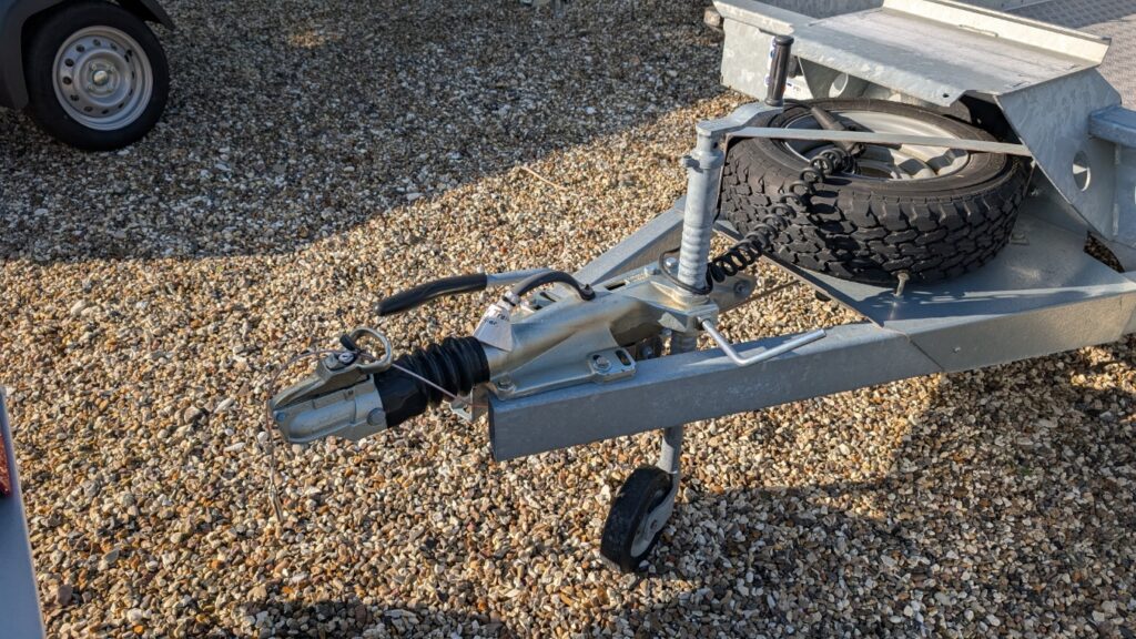 Ifor Williams GH1054BT maskintrailer